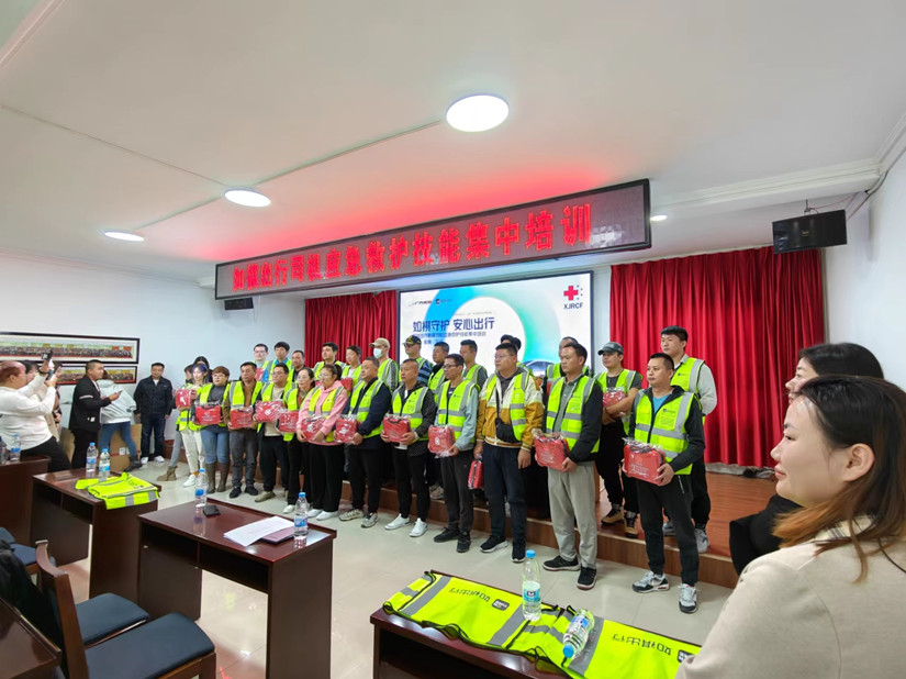 圖為：北園春運輸公司組織網(wǎng)約車駕駛員急救培訓(xùn)（四.4）_副本.jpg